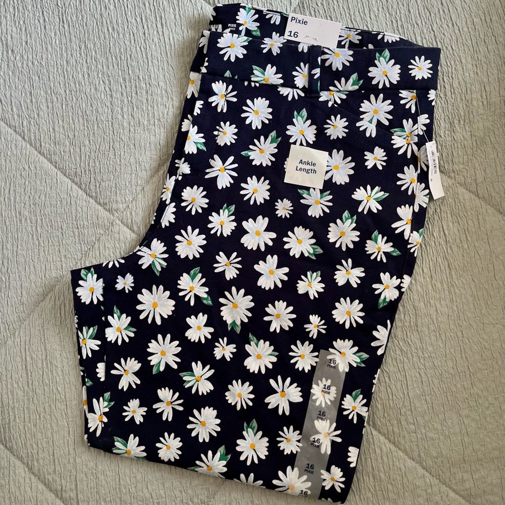 Old Navy Pixie Pants NWT